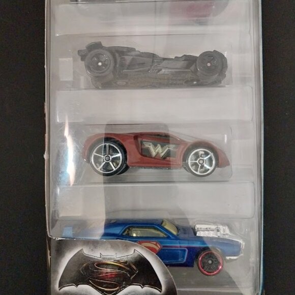 DC Comics Hot Wheels Batman Vs Superman - Picture 3 of 6